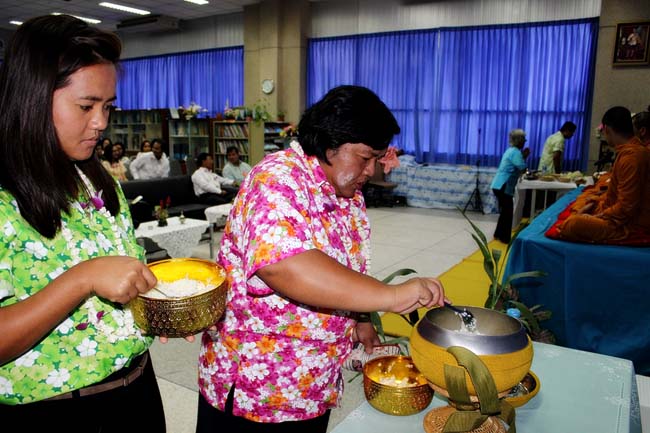 โครงการสืบสานประเพณีวันสงกรานต ์ วันอังคารที่ 9 เมษายน 2556 เวลา 08.30 - 13.00 น. ณ ห้องแหล่งการเรียนรู้ คณะศึกษาศาสตร์ มหาวิทยาลัยทักษิณ ภาพที่ 169