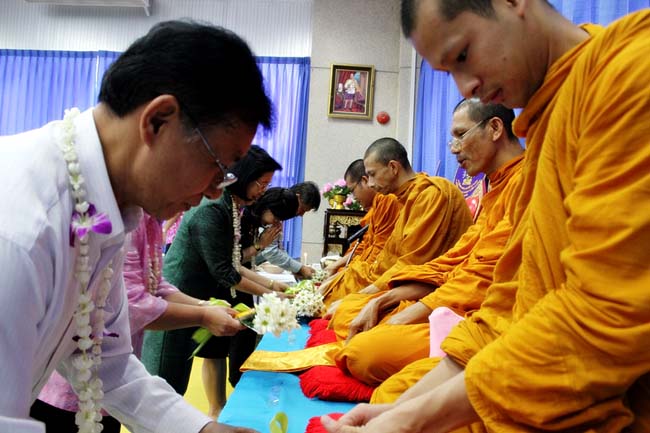 โครงการสืบสานประเพณีวันสงกรานต ์ วันอังคารที่ 9 เมษายน 2556 เวลา 08.30 - 13.00 น. ณ ห้องแหล่งการเรียนรู้ คณะศึกษาศาสตร์ มหาวิทยาลัยทักษิณ ภาพที่ 182