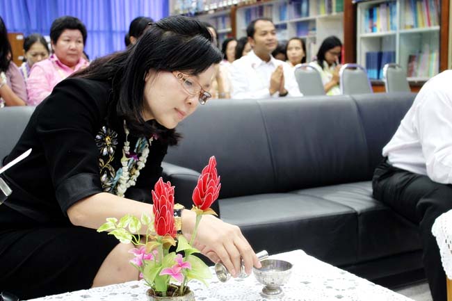 โครงการสืบสานประเพณีวันสงกรานต ์ วันอังคารที่ 9 เมษายน 2556 เวลา 08.30 - 13.00 น. ณ ห้องแหล่งการเรียนรู้ คณะศึกษาศาสตร์ มหาวิทยาลัยทักษิณ ภาพที่ 185