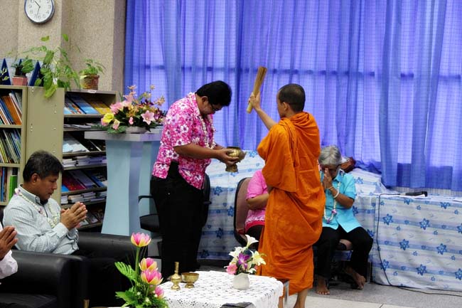 โครงการสืบสานประเพณีวันสงกรานต ์ วันอังคารที่ 9 เมษายน 2556 เวลา 08.30 - 13.00 น. ณ ห้องแหล่งการเรียนรู้ คณะศึกษาศาสตร์ มหาวิทยาลัยทักษิณ ภาพที่ 194