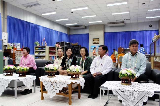 โครงการสืบสานประเพณีวันสงกรานต ์ วันอังคารที่ 9 เมษายน 2556 เวลา 08.30 - 13.00 น. ณ ห้องแหล่งการเรียนรู้ คณะศึกษาศาสตร์ มหาวิทยาลัยทักษิณ ภาพที่ 207