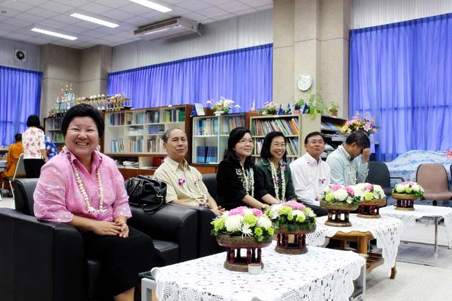 โครงการสืบสานประเพณีวันสงกรานต ์ วันอังคารที่ 9 เมษายน 2556 เวลา 08.30 - 13.00 น. ณ ห้องแหล่งการเรียนรู้ คณะศึกษาศาสตร์ มหาวิทยาลัยทักษิณ ภาพที่ 208