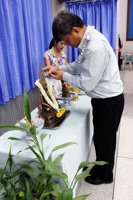 โครงการสืบสานประเพณีวันสงกรานต ์ วันอังคารที่ 9 เมษายน 2556 เวลา 08.30 - 13.00 น. ณ ห้องแหล่งการเรียนรู้ คณะศึกษาศาสตร์ มหาวิทยาลัยทักษิณ ภาพที่ 215