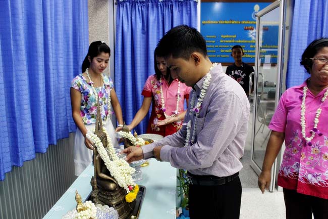 โครงการสืบสานประเพณีวันสงกรานต ์ วันอังคารที่ 9 เมษายน 2556 เวลา 08.30 - 13.00 น. ณ ห้องแหล่งการเรียนรู้ คณะศึกษาศาสตร์ มหาวิทยาลัยทักษิณ ภาพที่ 231