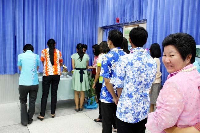 โครงการสืบสานประเพณีวันสงกรานต ์ วันอังคารที่ 9 เมษายน 2556 เวลา 08.30 - 13.00 น. ณ ห้องแหล่งการเรียนรู้ คณะศึกษาศาสตร์ มหาวิทยาลัยทักษิณ ภาพที่ 243