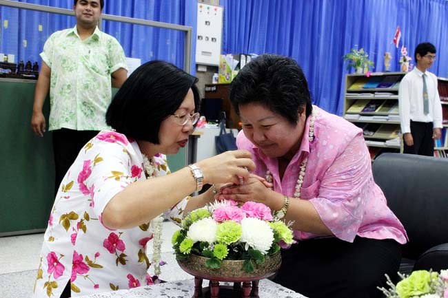 โครงการสืบสานประเพณีวันสงกรานต ์ วันอังคารที่ 9 เมษายน 2556 เวลา 08.30 - 13.00 น. ณ ห้องแหล่งการเรียนรู้ คณะศึกษาศาสตร์ มหาวิทยาลัยทักษิณ ภาพที่ 251
