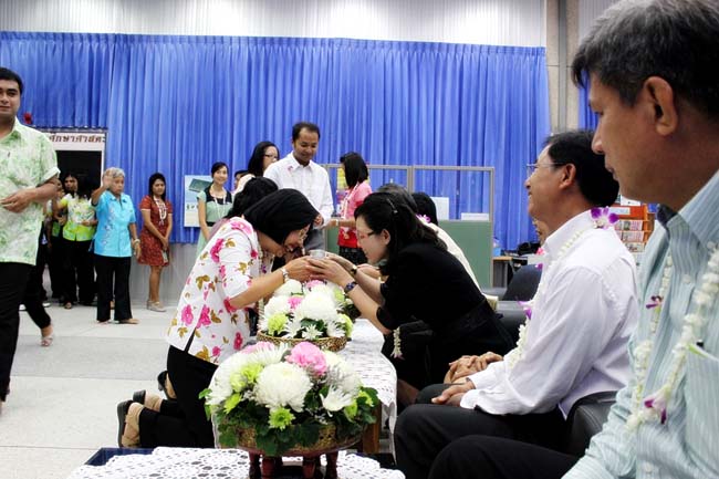 โครงการสืบสานประเพณีวันสงกรานต ์ วันอังคารที่ 9 เมษายน 2556 เวลา 08.30 - 13.00 น. ณ ห้องแหล่งการเรียนรู้ คณะศึกษาศาสตร์ มหาวิทยาลัยทักษิณ ภาพที่ 253