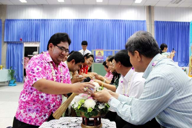 โครงการสืบสานประเพณีวันสงกรานต ์ วันอังคารที่ 9 เมษายน 2556 เวลา 08.30 - 13.00 น. ณ ห้องแหล่งการเรียนรู้ คณะศึกษาศาสตร์ มหาวิทยาลัยทักษิณ ภาพที่ 281
