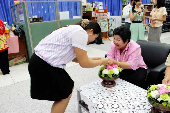 โครงการสืบสานประเพณีวันสงกรานต ์ วันอังคารที่ 9 เมษายน 2556 เวลา 08.30 - 13.00 น. ณ ห้องแหล่งการเรียนรู้ คณะศึกษาศาสตร์ มหาวิทยาลัยทักษิณ ภาพที่ 287