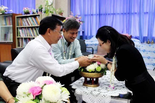 โครงการสืบสานประเพณีวันสงกรานต ์ วันอังคารที่ 9 เมษายน 2556 เวลา 08.30 - 13.00 น. ณ ห้องแหล่งการเรียนรู้ คณะศึกษาศาสตร์ มหาวิทยาลัยทักษิณ ภาพที่ 293