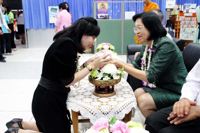 โครงการสืบสานประเพณีวันสงกรานต ์ วันอังคารที่ 9 เมษายน 2556 เวลา 08.30 - 13.00 น. ณ ห้องแหล่งการเรียนรู้ คณะศึกษาศาสตร์ มหาวิทยาลัยทักษิณ ภาพที่ 294
