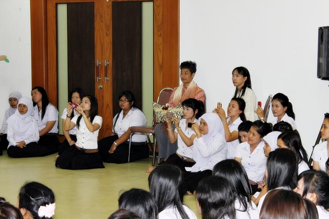 กิจกรรมไหว้ครูและแสดงความขอบคุณครูของนิสิตคณะศึกษาศาสตร์ ภาพที่ 8