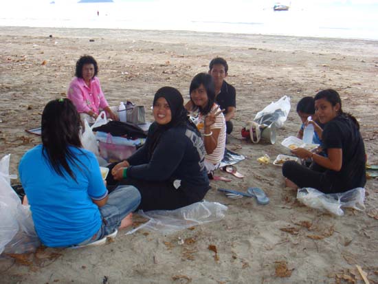 โครงการเยาวชนคนดีบำเพ็ญประโยชน์ ณ หาดปากเมง ภาพที่ 52