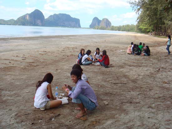 โครงการเยาวชนคนดีบำเพ็ญประโยชน์ ณ หาดปากเมง ภาพที่ 56