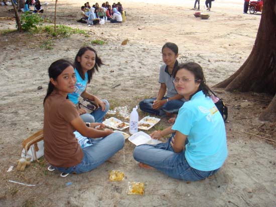 โครงการเยาวชนคนดีบำเพ็ญประโยชน์ ณ หาดปากเมง ภาพที่ 57