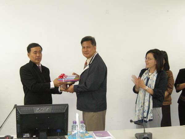 สำนักงานคณะศึกษาศาสตร์ ศึกษาดูงาน ณ คณะศึกษาศาสตร์ มหาวิทยาลัยเชียงใหม่ ในวันที่ 2 กุมภาพันธ์ พ.ศ. 2555 ภาพที่ 33