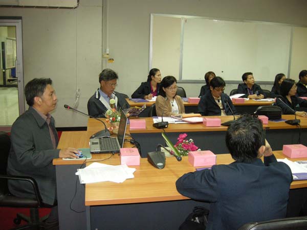 สำนักงานคณะศึกษาศาสตร์ ศึกษาดูงาน ณ คณะครุศาสตร์ มหาวิทยาลัยราชภัฏเชียงใหม่ ในวันที่ 3 กุมภาพันธ์ พ.ศ. 2555 ภาพที่ 3