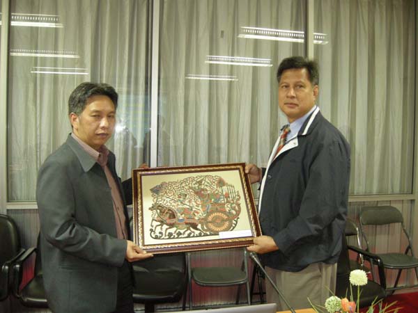 สำนักงานคณะศึกษาศาสตร์ ศึกษาดูงาน ณ คณะครุศาสตร์ มหาวิทยาลัยราชภัฏเชียงใหม่ ในวันที่ 3 กุมภาพันธ์ พ.ศ. 2555 ภาพที่ 41