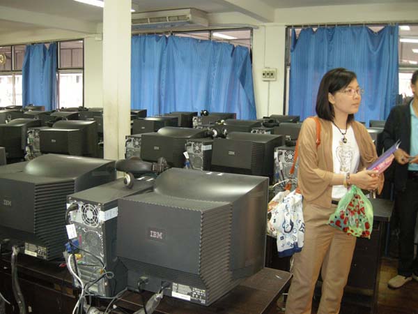 สำนักงานคณะศึกษาศาสตร์ ศึกษาดูงาน ณ คณะครุศาสตร์ มหาวิทยาลัยราชภัฏเชียงใหม่ ในวันที่ 3 กุมภาพันธ์ พ.ศ. 2555 ภาพที่ 49