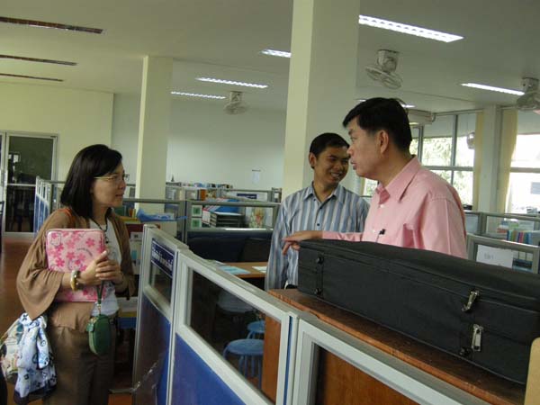 สำนักงานคณะศึกษาศาสตร์ ศึกษาดูงาน ณ คณะครุศาสตร์ มหาวิทยาลัยราชภัฏเชียงใหม่ ในวันที่ 3 กุมภาพันธ์ พ.ศ. 2555 ภาพที่ 61