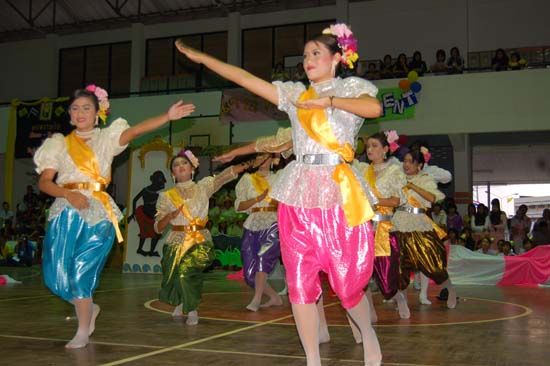 กิจกรรมกีฬาสีและประกวดกองเชียร์ คณะศึกษาศาสตร์ ภาพที่ 81