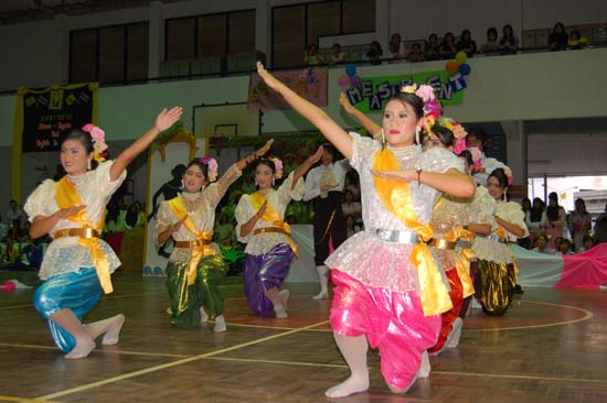 กิจกรรมกีฬาสีและประกวดกองเชียร์ คณะศึกษาศาสตร์ ภาพที่ 82
