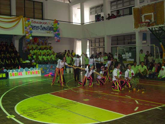กิจกรรมกีฬาสีและประกวดกองเชียร์ คณะศึกษาศาสตร์ ภาพที่ 135