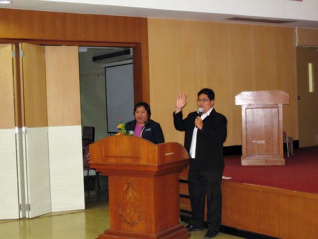 ผู้บริหาร อาจารย์ และบุคลากรคณะศึกษาศาสตร์ ร่วมต้อนรับคณะดูงานจากโรงเรียนบางสวรรค์วิทยาคม อ.พระแสง จ.สุราษฎร์ธานี ณ ห้องประชุมหอสมุด ชั้น 2 มหาวิทยาลัยทักษิณ วิทยาเขตสงขลา วันจันทร์ที่ 7 ตุลาคม 2556 ภาพที่ 36