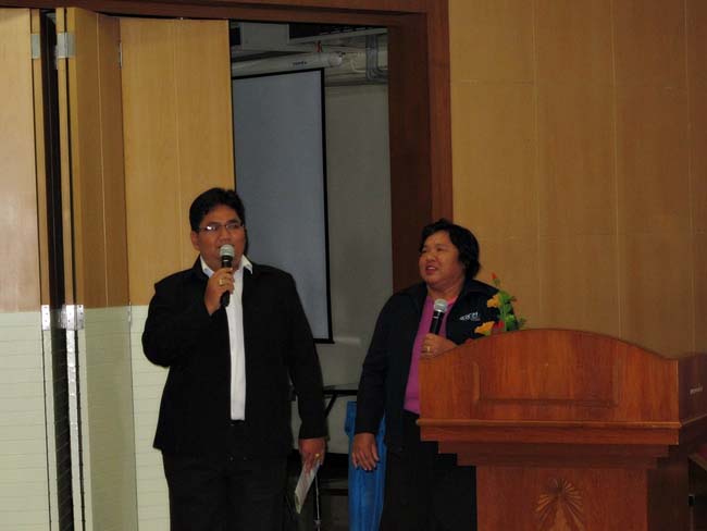 ผู้บริหาร อาจารย์ และบุคลากรคณะศึกษาศาสตร์ ร่วมต้อนรับคณะดูงานจากโรงเรียนบางสวรรค์วิทยาคม อ.พระแสง จ.สุราษฎร์ธานี ณ ห้องประชุมหอสมุด ชั้น 2 มหาวิทยาลัยทักษิณ วิทยาเขตสงขลา วันจันทร์ที่ 7 ตุลาคม 2556 ภาพที่ 42