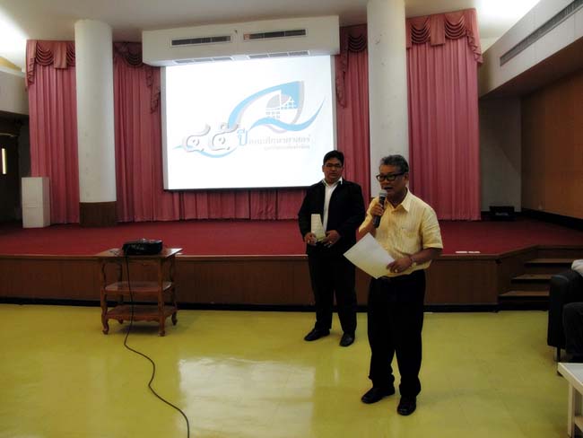 ผู้บริหาร อาจารย์ และบุคลากรคณะศึกษาศาสตร์ ร่วมต้อนรับคณะดูงานจากโรงเรียนบางสวรรค์วิทยาคม อ.พระแสง จ.สุราษฎร์ธานี ณ ห้องประชุมหอสมุด ชั้น 2 มหาวิทยาลัยทักษิณ วิทยาเขตสงขลา วันจันทร์ที่ 7 ตุลาคม 2556 ภาพที่ 49
