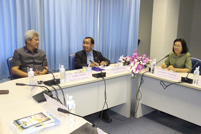 พิธีลงนามการทำสัญญานิสิตทุนมูลนิธิชัยพัฒนา วันพฤหัสบดีที่ 11 กรกฎาคม 2556 ณ ห้องประชุม SC216 อาคารคณะศึกษาศาสตร์ มหาวิทยาลัยทักษิณ วิทยาเขตสงขลา ภาพที่ 21