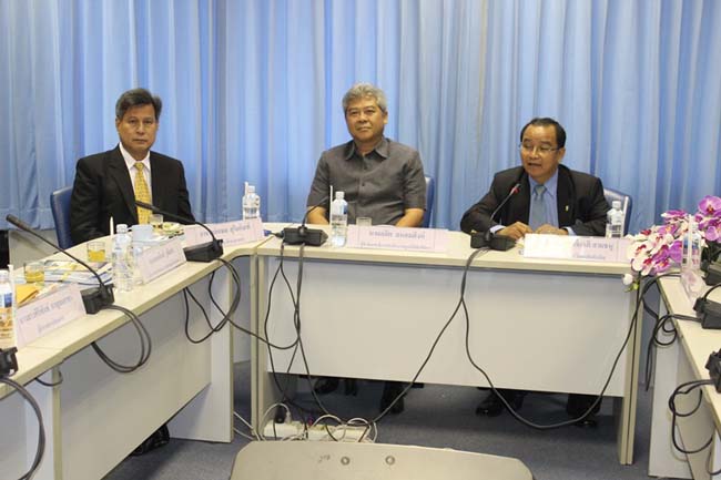 พิธีลงนามการทำสัญญานิสิตทุนมูลนิธิชัยพัฒนา วันพฤหัสบดีที่ 11 กรกฎาคม 2556 ณ ห้องประชุม SC216 อาคารคณะศึกษาศาสตร์ มหาวิทยาลัยทักษิณ วิทยาเขตสงขลา ภาพที่ 27