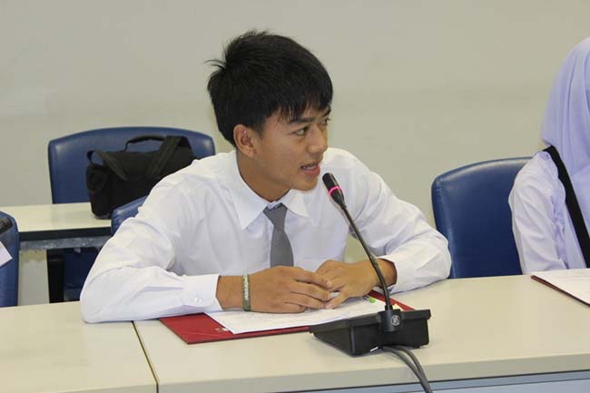 พิธีลงนามการทำสัญญานิสิตทุนมูลนิธิชัยพัฒนา วันพฤหัสบดีที่ 11 กรกฎาคม 2556 ณ ห้องประชุม SC216 อาคารคณะศึกษาศาสตร์ มหาวิทยาลัยทักษิณ วิทยาเขตสงขลา ภาพที่ 34