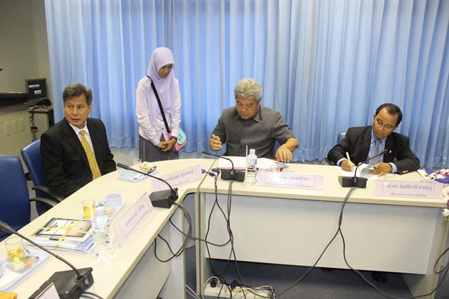 พิธีลงนามการทำสัญญานิสิตทุนมูลนิธิชัยพัฒนา วันพฤหัสบดีที่ 11 กรกฎาคม 2556 ณ ห้องประชุม SC216 อาคารคณะศึกษาศาสตร์ มหาวิทยาลัยทักษิณ วิทยาเขตสงขลา ภาพที่ 47