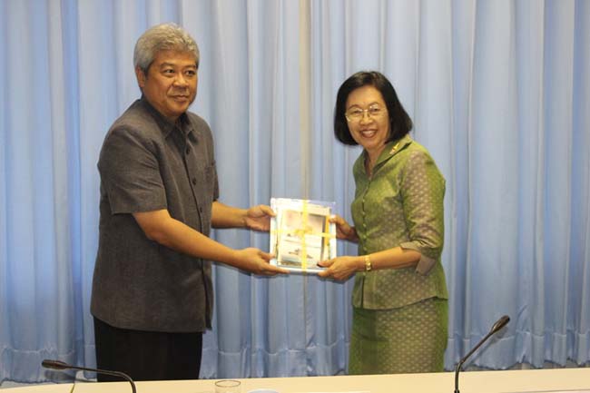 พิธีลงนามการทำสัญญานิสิตทุนมูลนิธิชัยพัฒนา วันพฤหัสบดีที่ 11 กรกฎาคม 2556 ณ ห้องประชุม SC216 อาคารคณะศึกษาศาสตร์ มหาวิทยาลัยทักษิณ วิทยาเขตสงขลา ภาพที่ 60