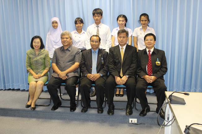 พิธีลงนามการทำสัญญานิสิตทุนมูลนิธิชัยพัฒนา วันพฤหัสบดีที่ 11 กรกฎาคม 2556 ณ ห้องประชุม SC216 อาคารคณะศึกษาศาสตร์ มหาวิทยาลัยทักษิณ วิทยาเขตสงขลา ภาพที่ 65