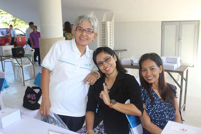 มหกรรมแลกเปลี่ยนเรียนรู้โครงการยกระดับคุณภาพครูทั้งระบบโดยใช้กระบวนการสร้างระบบพี่เลี้ยง ( Coaching and Mentoring ) วันศุกร์ที่ 11 ตุลาคม 2556 ณ มหาวิทยาลัยทักษิณ วิทยาเขตสงขลา ภาพที่ 121