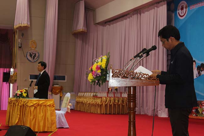 มหกรรมแลกเปลี่ยนเรียนรู้โครงการยกระดับคุณภาพครูทั้งระบบโดยใช้กระบวนการสร้างระบบพี่เลี้ยง ( Coaching and Mentoring ) วันศุกร์ที่ 11 ตุลาคม 2556 ณ มหาวิทยาลัยทักษิณ วิทยาเขตสงขลา ภาพที่ 198