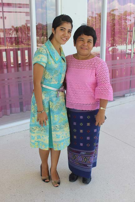 มหกรรมแลกเปลี่ยนเรียนรู้โครงการยกระดับคุณภาพครูทั้งระบบโดยใช้กระบวนการสร้างระบบพี่เลี้ยง ( Coaching and Mentoring ) วันศุกร์ที่ 11 ตุลาคม 2556 ณ มหาวิทยาลัยทักษิณ วิทยาเขตสงขลา ภาพที่ 255