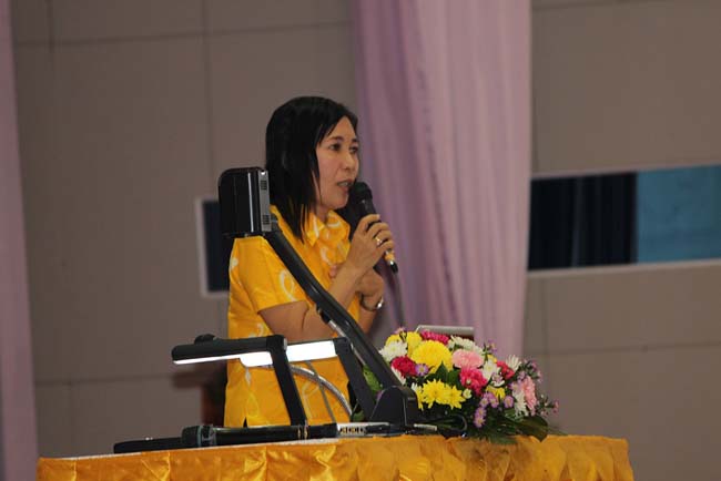 มหกรรมแลกเปลี่ยนเรียนรู้โครงการยกระดับคุณภาพครูทั้งระบบโดยใช้กระบวนการสร้างระบบพี่เลี้ยง ( Coaching and Mentoring ) วันศุกร์ที่ 11 ตุลาคม 2556 ณ มหาวิทยาลัยทักษิณ วิทยาเขตสงขลา ภาพที่ 271