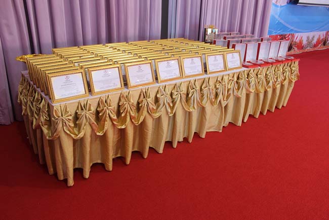 มหกรรมแลกเปลี่ยนเรียนรู้โครงการยกระดับคุณภาพครูทั้งระบบโดยใช้กระบวนการสร้างระบบพี่เลี้ยง ( Coaching and Mentoring ) วันศุกร์ที่ 11 ตุลาคม 2556 ณ มหาวิทยาลัยทักษิณ วิทยาเขตสงขลา ภาพที่ 308