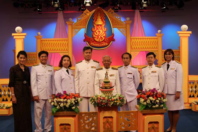 คณะผู้บริหารมหาวิทยาลัยทักษิณเข้าร่วมบันทึกเทปรายการพิเศษ ถวายพระพร “86 พรรษา มหาราชัน” ณ ห้องส่ง สถานีวิทยุโทรทัศน์แห่งประเทศไทย ช่อง 11 หาดใหญ่ อำเภอหาดใหญ่ จังหวัดสงขลา