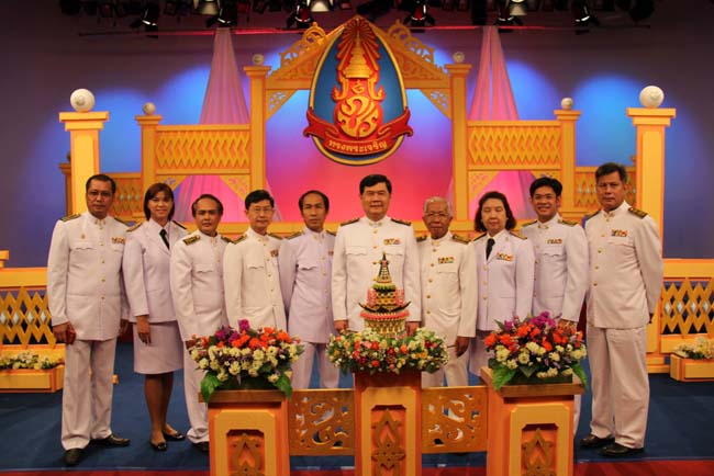คณะผู้บริหารมหาวิทยาลัยทักษิณเข้าร่วมบันทึกเทปรายการพิเศษ ถวายพระพร “86 พรรษา มหาราชัน” ณ ห้องส่ง สถานีวิทยุโทรทัศน์แห่งประเทศไทย ช่อง 11 หาดใหญ่ อำเภอหาดใหญ่ จังหวัดสงขลา ภาพที่ 2
