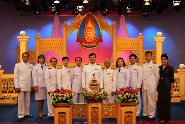 คณะผู้บริหารมหาวิทยาลัยทักษิณเข้าร่วมบันทึกเทปรายการพิเศษ ถวายพระพร “86 พรรษา มหาราชัน” ณ ห้องส่ง สถานีวิทยุโทรทัศน์แห่งประเทศไทย ช่อง 11 หาดใหญ่ อำเภอหาดใหญ่ จังหวัดสงขลา ภาพที่ 4