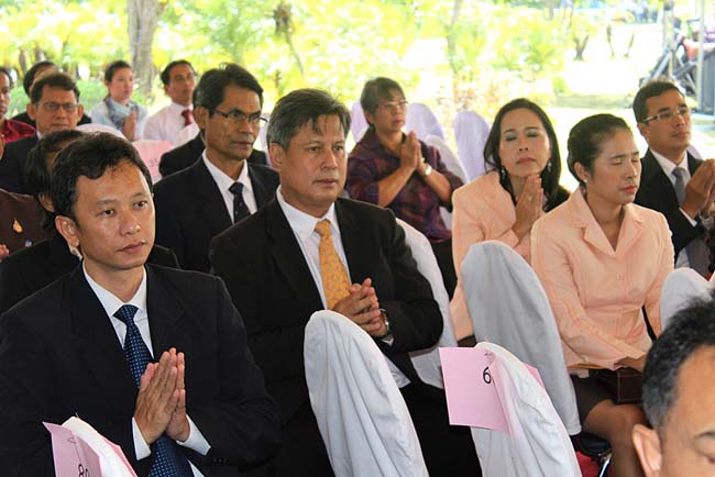 อาจารย์เกษม สุริยกัณฑ์ คณบดีคณะศึกษาศาสตร์ ร่วมพิธีวางศิลาฤกษ์หอเปรมดนตรี วันที่ 29 สิงหาคม 2556 ณ สวนประวัติศาสตร์ พลเอกเปรม ติณสูลานนท์ ภาพที่ 2