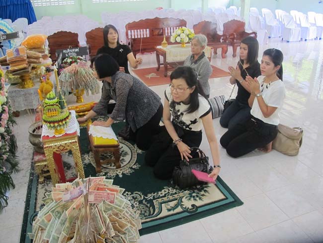 ร่วมงานฌาปนกิจมารดาบุคลากรสำนักงานคณะวิทยาศาสตร์ ภาพที่ 7