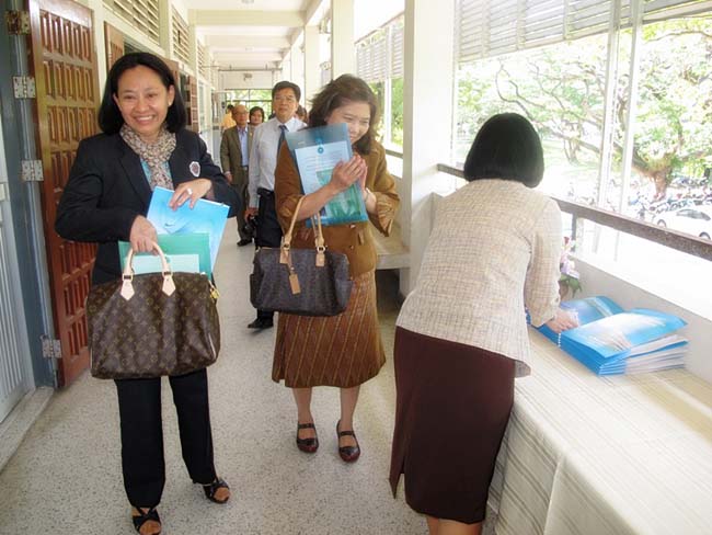 ร่วมต้อนรับ คณะศึกษาดูงาน จากคณะศึกษาศาสตร์ มหาวิทยาลัยศรีนครินทรวิโรฒ วันพุธที่ 7 สิงหาคม 2556 ภาพที่ 6