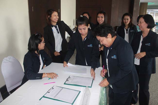 โครงการสัมมนาเชิงปฏิบัติการจัดทำแผนกลยุทธ์พัฒนาสำนักงานคณะศึกษาศาสตร์ ระหว่างวันที่ 29-30 กรกฎาคม 2556 ภาพที่ 6