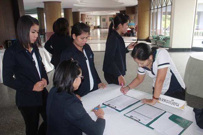 โครงการสัมมนาเชิงปฏิบัติการจัดทำแผนกลยุทธ์พัฒนาสำนักงานคณะศึกษาศาสตร์ ระหว่างวันที่ 29-30 กรกฎาคม 2556 ภาพที่ 12