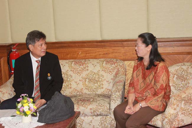 โครงการสัมมนาเชิงปฏิบัติการจัดทำแผนกลยุทธ์พัฒนาสำนักงานคณะศึกษาศาสตร์ ระหว่างวันที่ 29-30 กรกฎาคม 2556 ภาพที่ 16